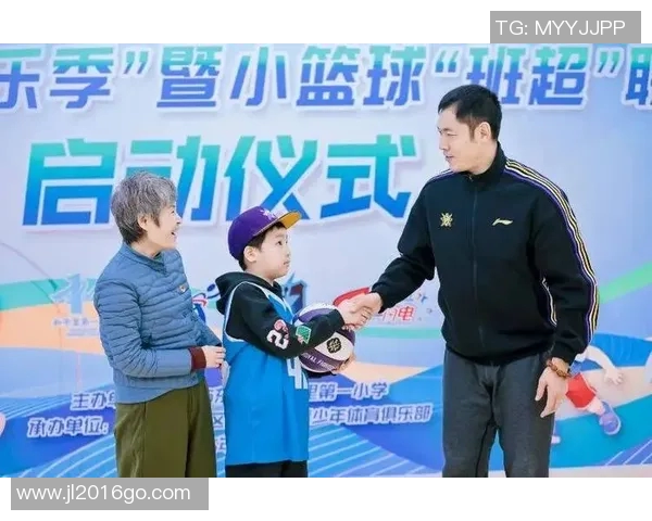 张庆鹏的篮球传奇之路：从青涩少年到职业巨星的奋斗历程